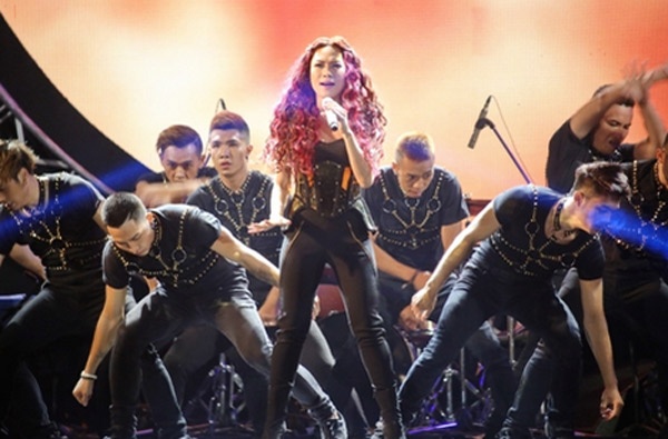 Tan man ve thi truong nhac Viet 2015 hinh anh