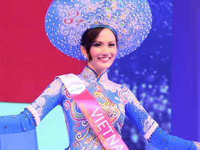 Nguoi dep Viet thi chui nhan sac quoc te bi phat 22,5 trieu hinh anh