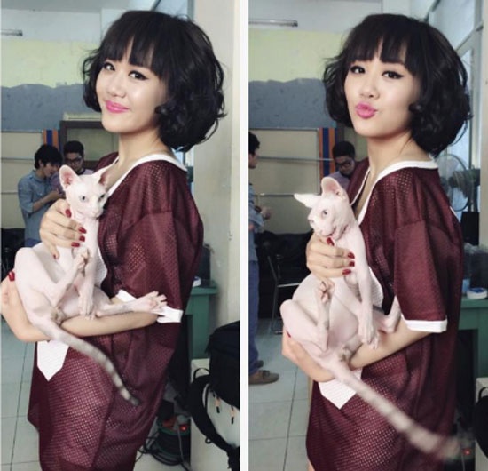 Màu của bộ quần áo ca sĩ 9X diện là màu sắc trang phục quen thuộc của các cụ già.