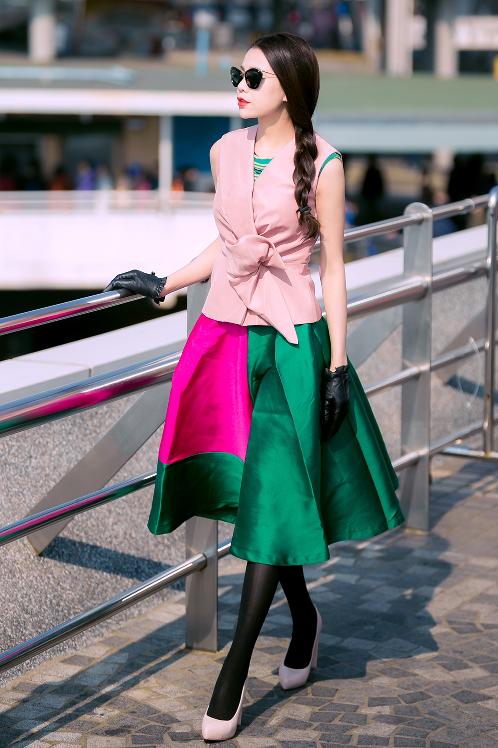 Càng ngày Trà Ngọc Hằng càng nữ tính và mặc đẹp hơn, cô chia sẻ, đó là bởi khi người con gái đã bắt đầu bước vào 