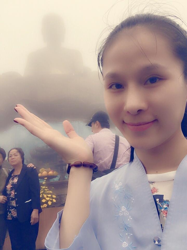 Thái Hà mộc mạc khi tới Yên Tử.