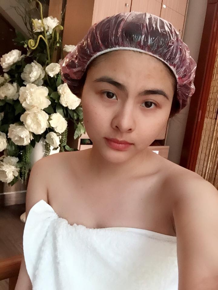 Thanh Thúy rạng rỡ mộc mạc bên con trai.