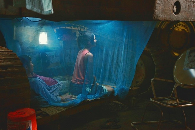 Nam ca sĩ sinh năm 1973 có cảnh quay nóng bỏng với Hoa khôi Áo dài Lan Khuê.