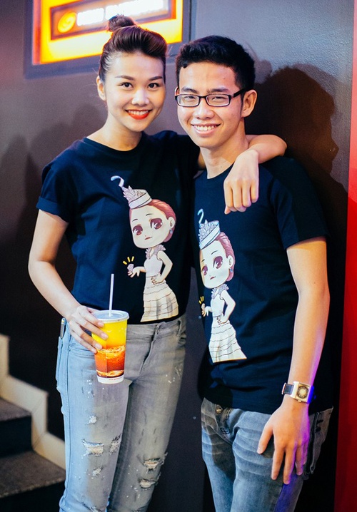 Thanh Hằng và em trai.