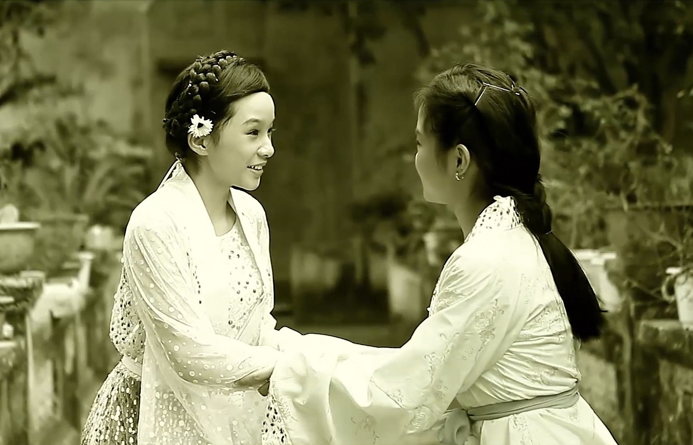 Con gai Thanh Thanh Hien dong MV cai luong cung me hinh anh