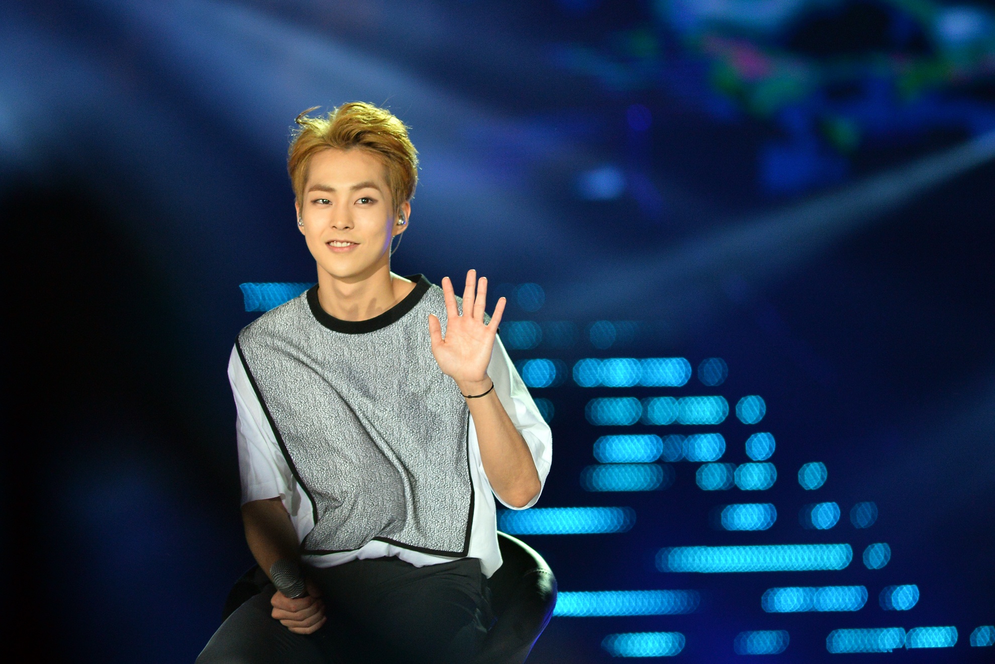 Sao Han hat 'Yeu lai tu dau' hinh anh