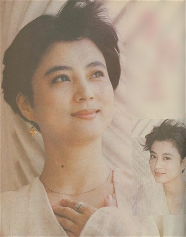 Năm 1997, Linh Ngọc kết hôn cùng một doanh nhân giàu có người Canada. Hai người có một cậu con trai. Thời gian này Linh Ngọc cùng chồng quản lý công ty truyền thông văn hóa và lớp đào tạo múa do gia đình lập nên.