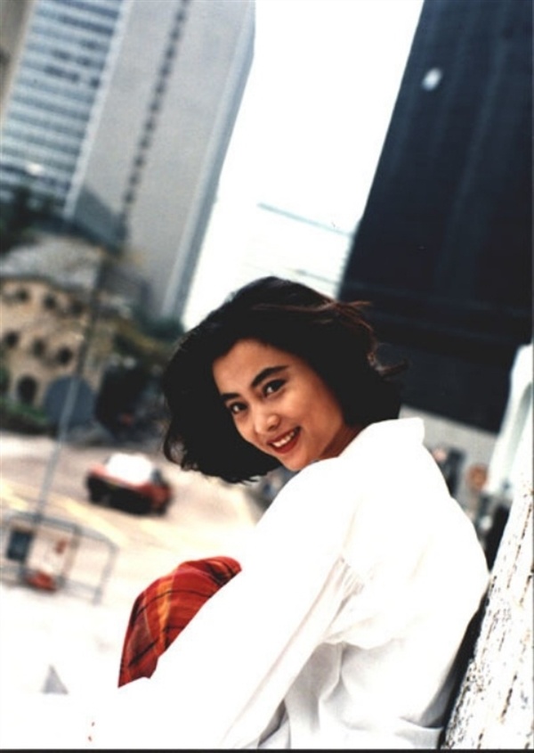 Nhưng đến năm 2002, cô một lần nữa gánh chịu nỗi đau đổ vỡ hôn nhân.