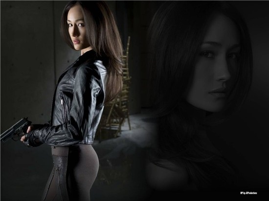 Maggie Q thủ vai chính Nikita trong loạt phim truyền hình cùng tên.