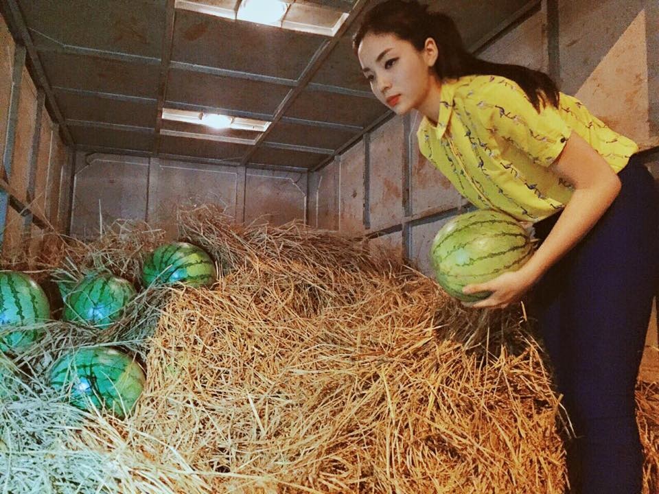 Ky Duyen len tieng chuyen bi to gia tao khi ban dua hinh anh