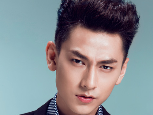 Isaac tach nhom 365 de chay show hinh anh