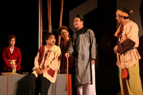 Vinh biet NSUT Anh Dung: Do dang tam nguyen cuoi doi hinh anh