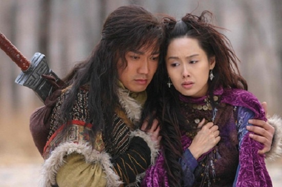 Nhiếp Viễn – Chu Ân        Không nổi bật như những cặp tình nhân kể trên, nhưng Hồ Phỉ - Viên Tử Y trong Tuyết sơn phi hồ (Lãnh nguyệt bảo đao) năm 2007 cũng để lại nhiều ấn tượng đối với khán giả. Vẫn là mô- típ tình yêu quen thuộc nhưng Nhiếp Viễn và Chu Ân vẫn tạo nên sức hút với người hâm mộ bằng chuyện tình lãng mạn xen lẫn những tranh đấu chốn giang hồ.