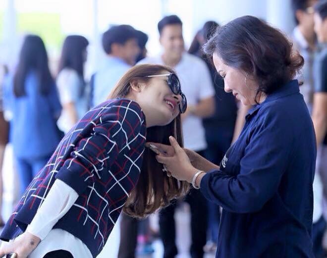 Bảo Anh chia sẻ khoảnh khắc đáng yêu bên mẹ cùng lời nhắn gửi: 