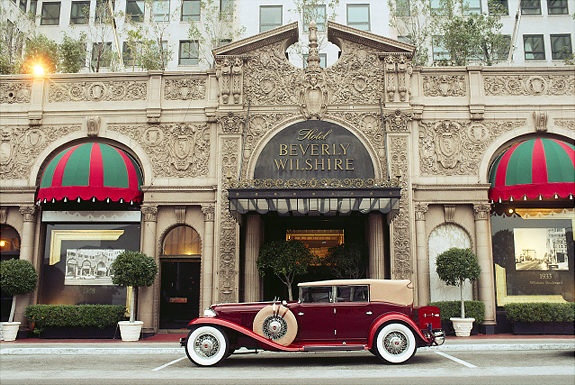 Khách sạn BEVERLY WILSHIRE trong phim cũng là địa điểm quay thực tế. Bạn có thể đặt phòng Pretty Woman ở đây để thử có một ngày như Vivian Ward