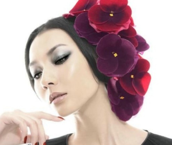 Ngô Bội Từ đài các bên hoa.