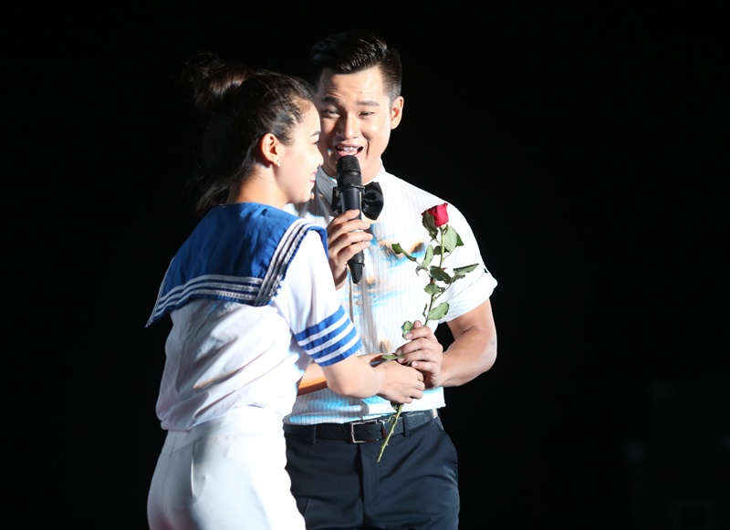 Duc Tuan lam dem nhac o dao Ly Son hinh anh