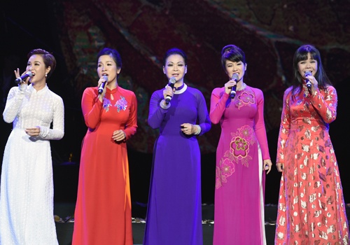 Khanh Ly on lai ky niem xua voi xuc cam bon mua hinh anh