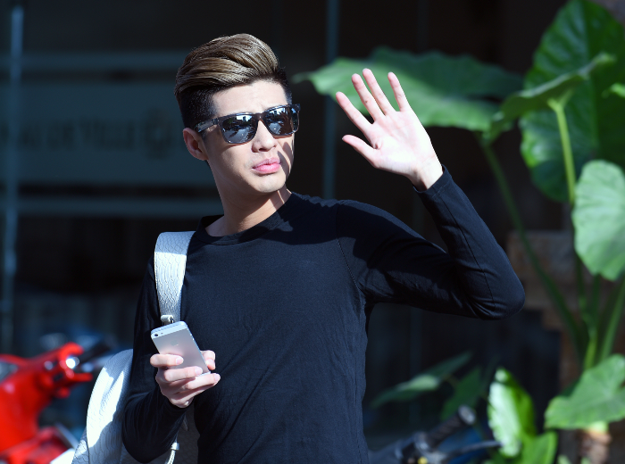 Noo Phuoc Thinh chay show duoi troi nong 40 do cua Ha Noi hinh anh