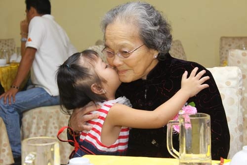 Chau yeu ba - Bao An hinh anh