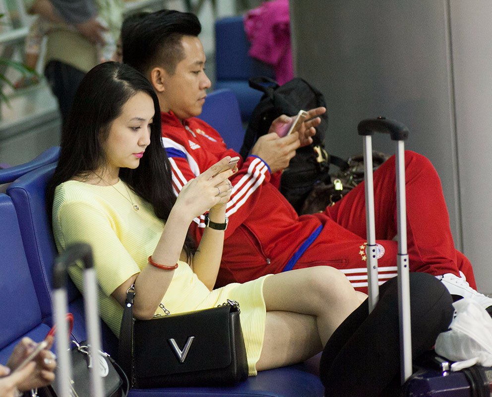 Vo hot girl theo Tuan Hung sang Duc luu dien hinh anh