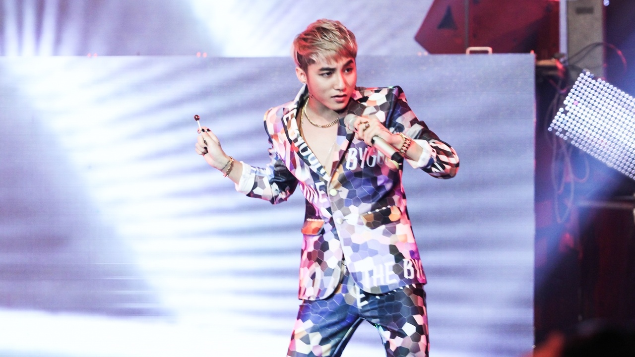 Tien len Viet Nam oi! - Son Tung M-TP hinh anh