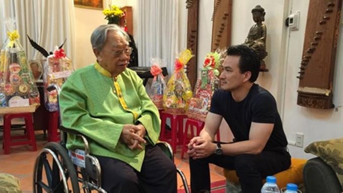 Tung Duong, Mr. Dam dau xot khi G.S Tran Van Khe qua doi hinh anh