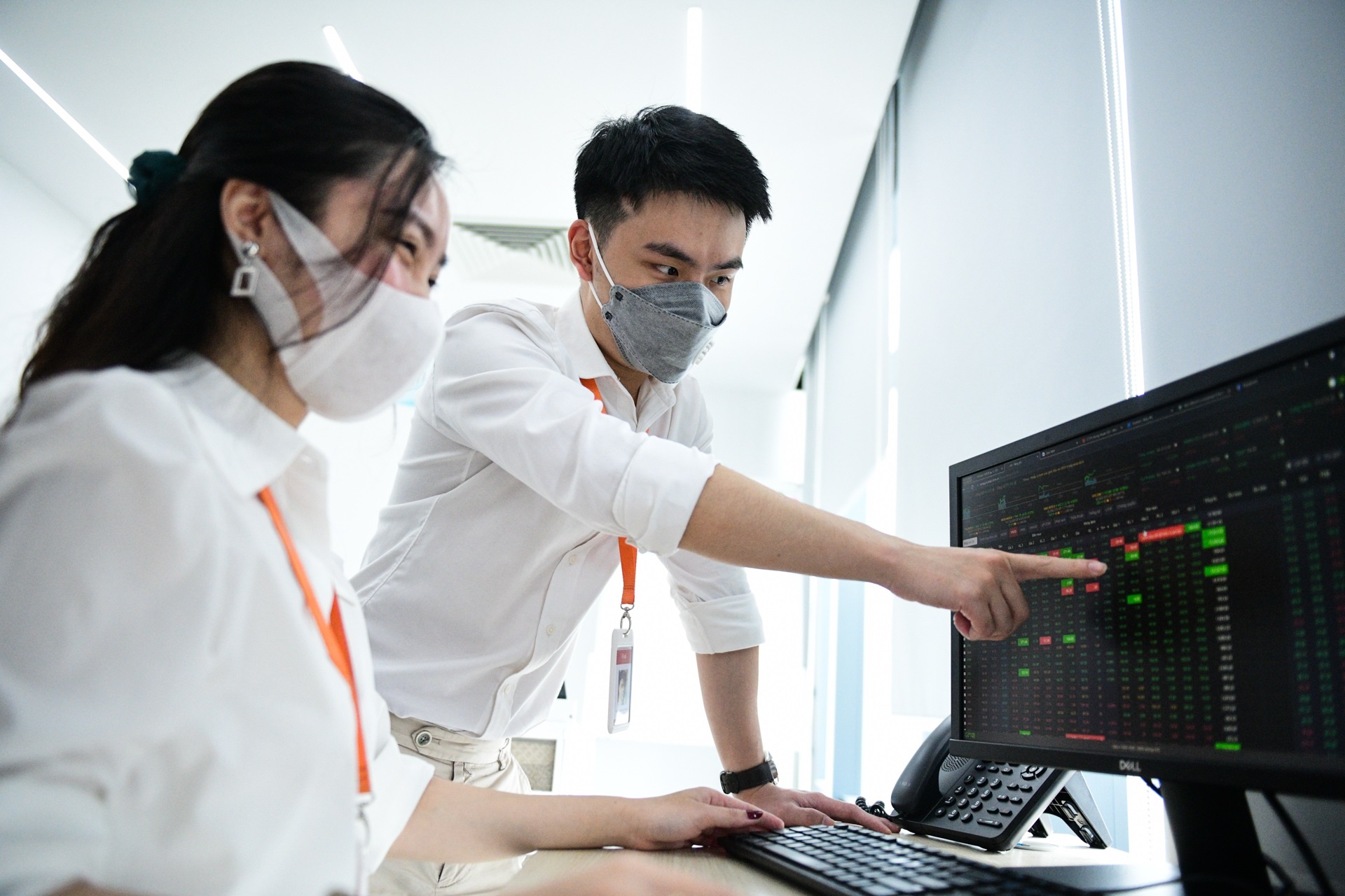 Chung khoan 20/2: Khoi ngoai chi gan 350 ty dong gom co phieu 'ho Vin' hinh anh