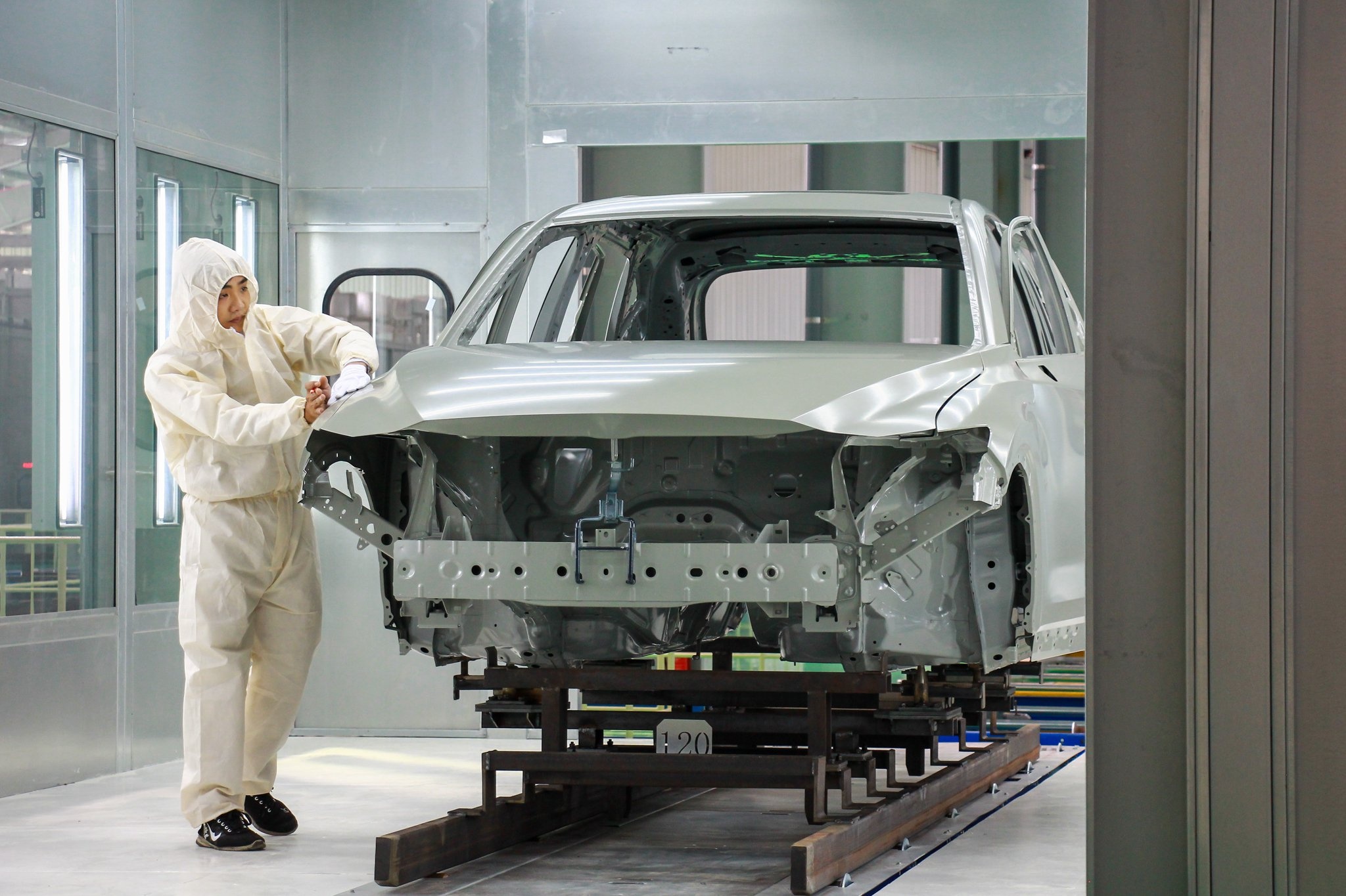 De xuat bo cac quy dinh cu ve tinh ty le noi dia hoa oto hinh anh