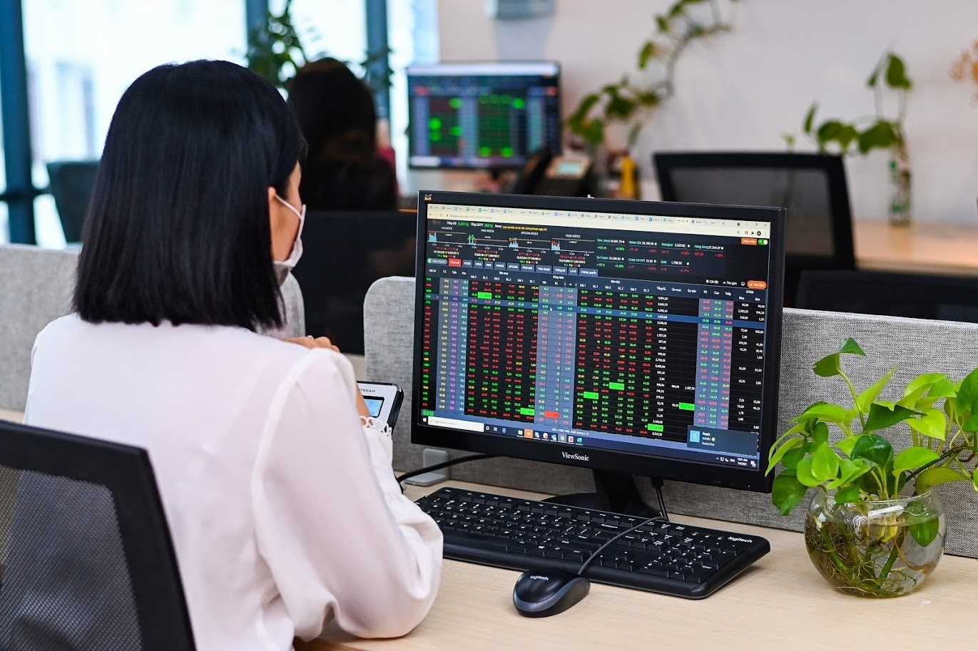 FiinGroup: Dong tien van o lai kenh chung khoan it nhat den quy I/2022 hinh anh