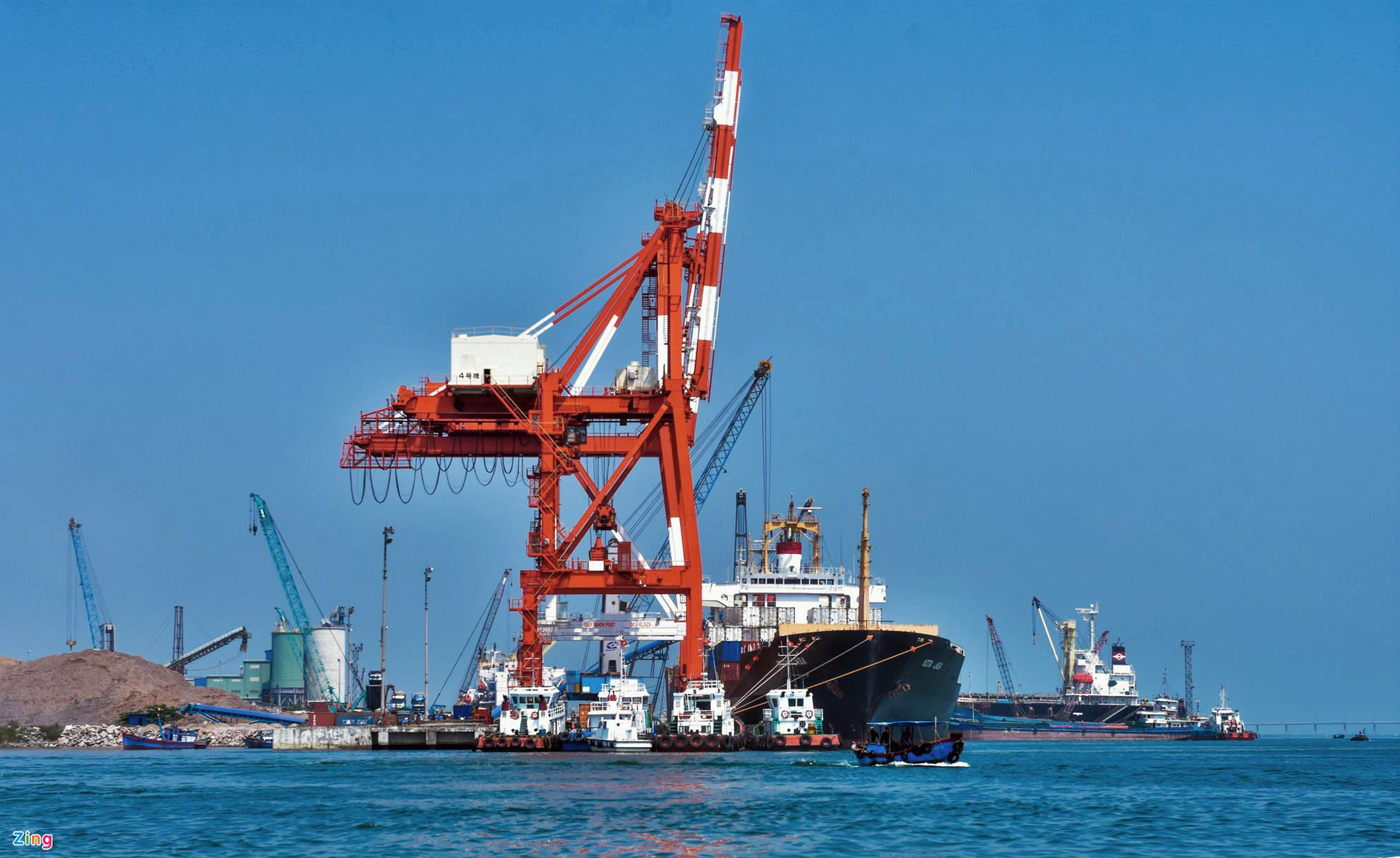 Cong ty cang bien,  san luong thong qua cang,  loi nhuan nhom cang bien,  nhom co phieu tang gia anh 2