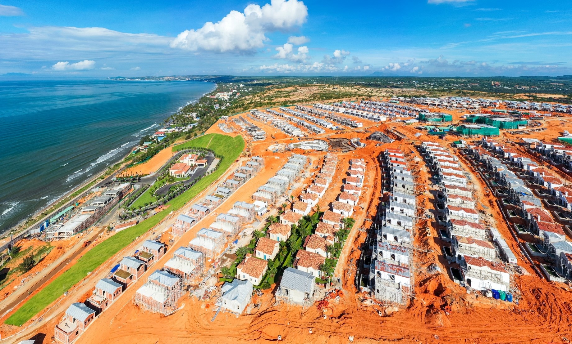 Huy dong 2.500 ty dong de mua 130 can biet thu hinh anh