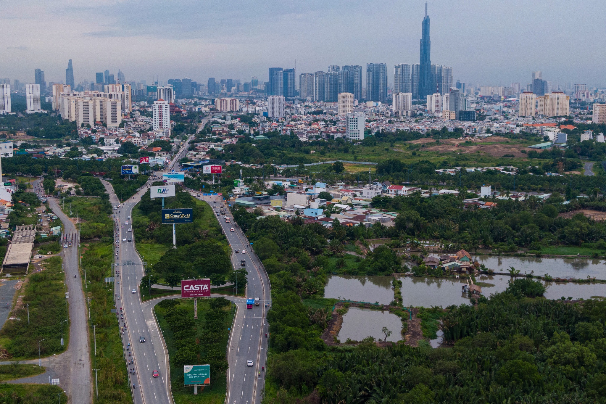 'Mua co phieu bat dong san dung chi nhin vao loi nhuan doanh nghiep' hinh anh