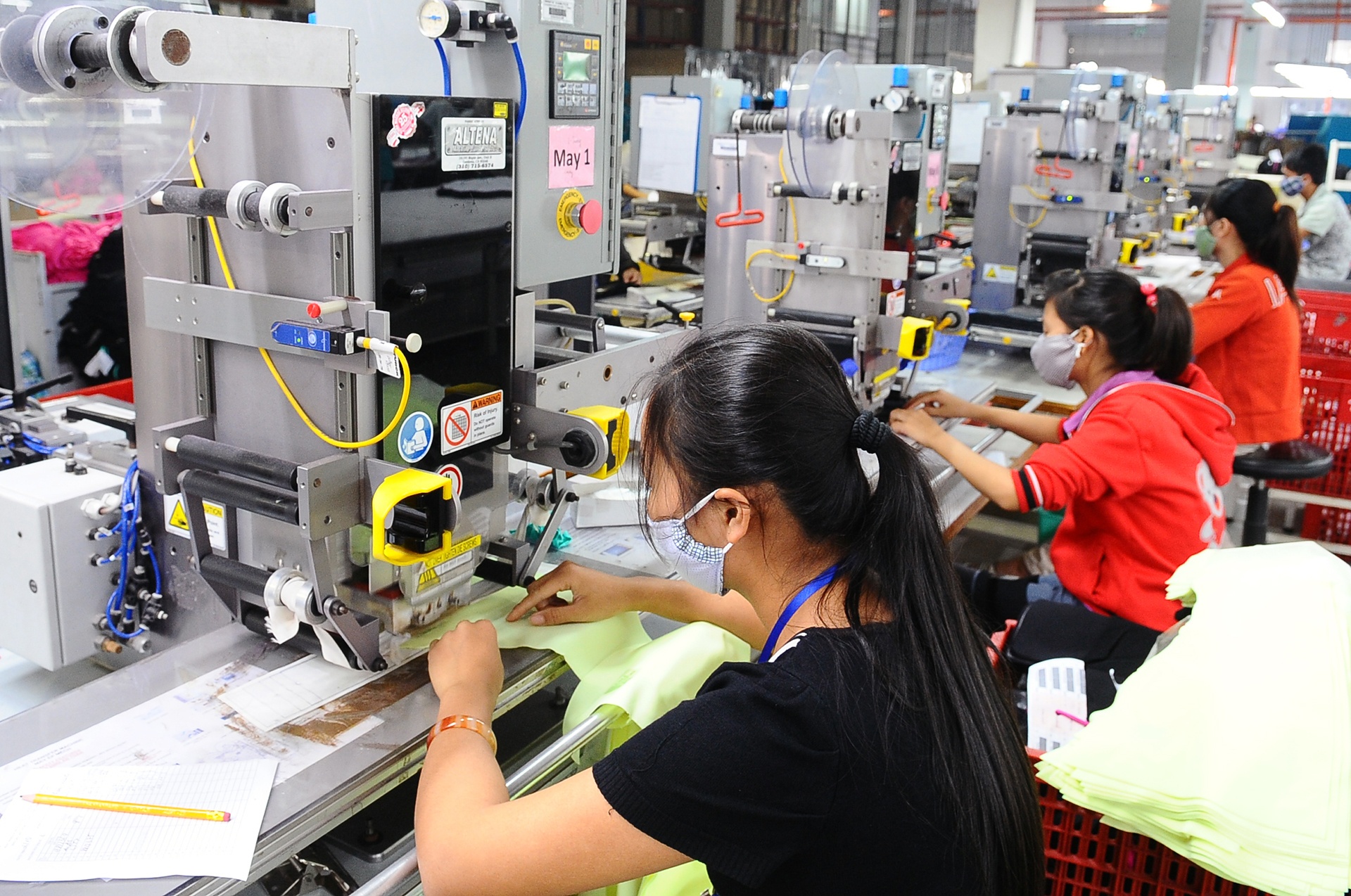 Bo KHDT: Co the kiem soat dich benh vao cuoi nam 2021 hinh anh