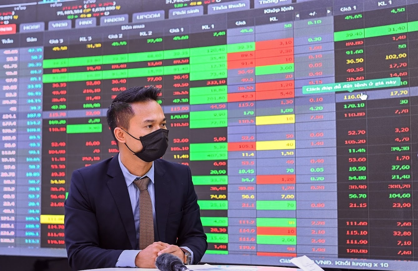 Cong ty chung khoan: Tich luy dan co phieu cho quy III hinh anh