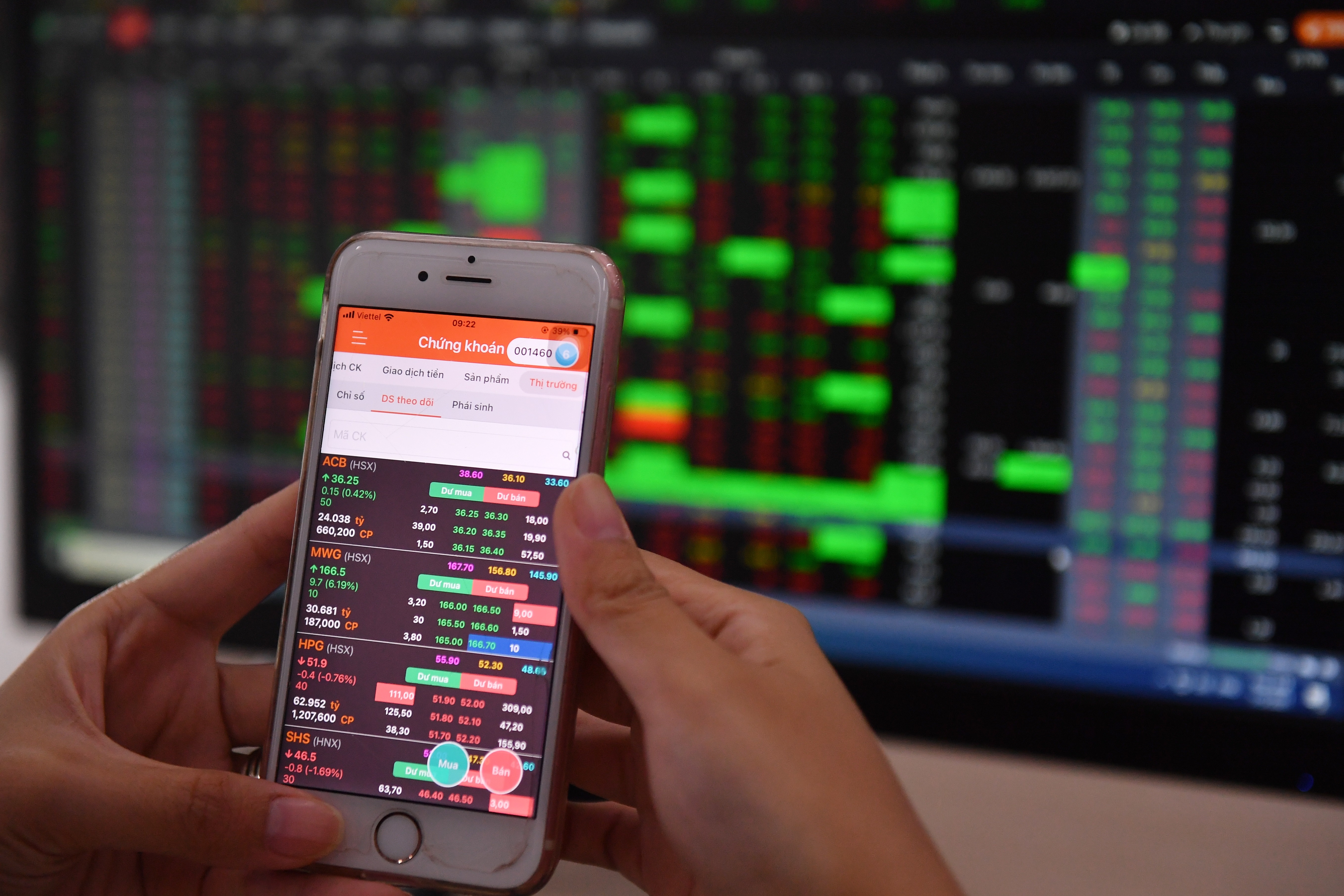 Nen lam gi sau phien ban thao 2 ty USD? hinh anh