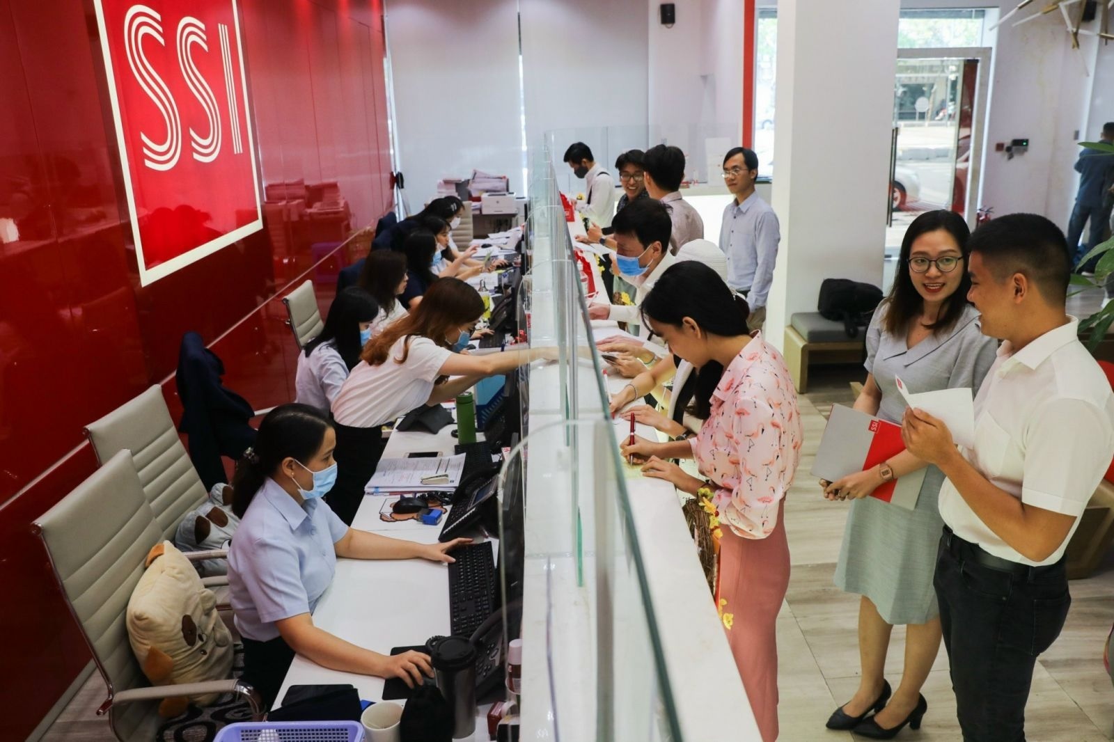 Hon 1,5 trieu tai khoan chung khoan duoc mo moi nam 2021 hinh anh