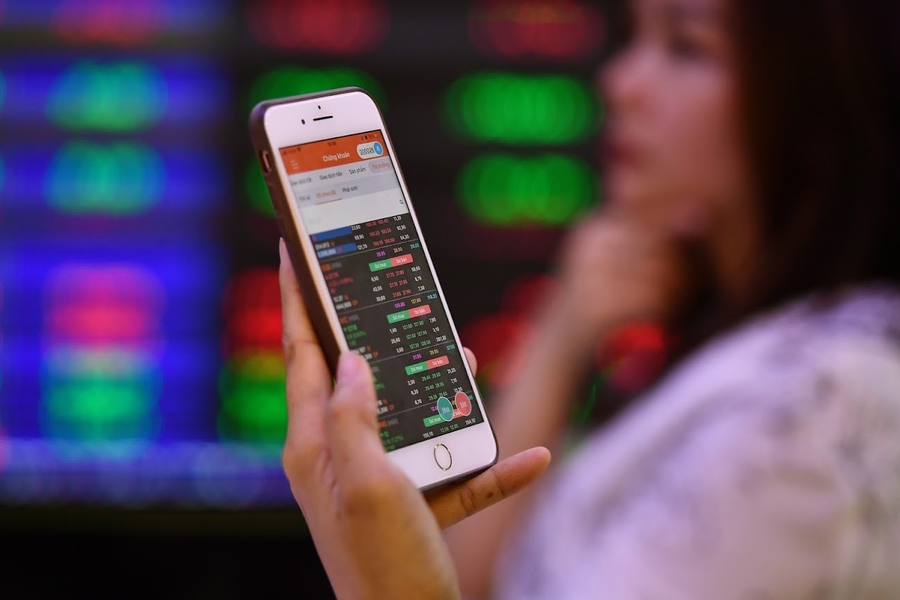 Co phieu tang tran 11 phien du cong ty khong co doanh thu hinh anh