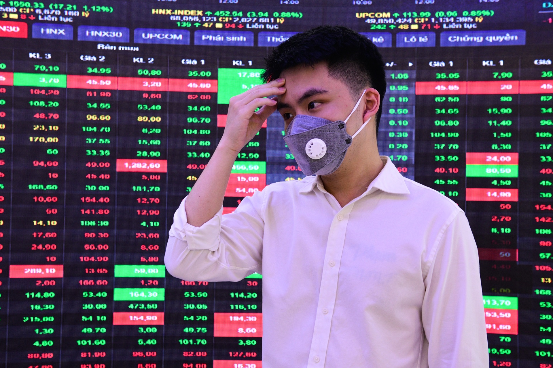 VN-Index boc hoi hon 20 diem hinh anh