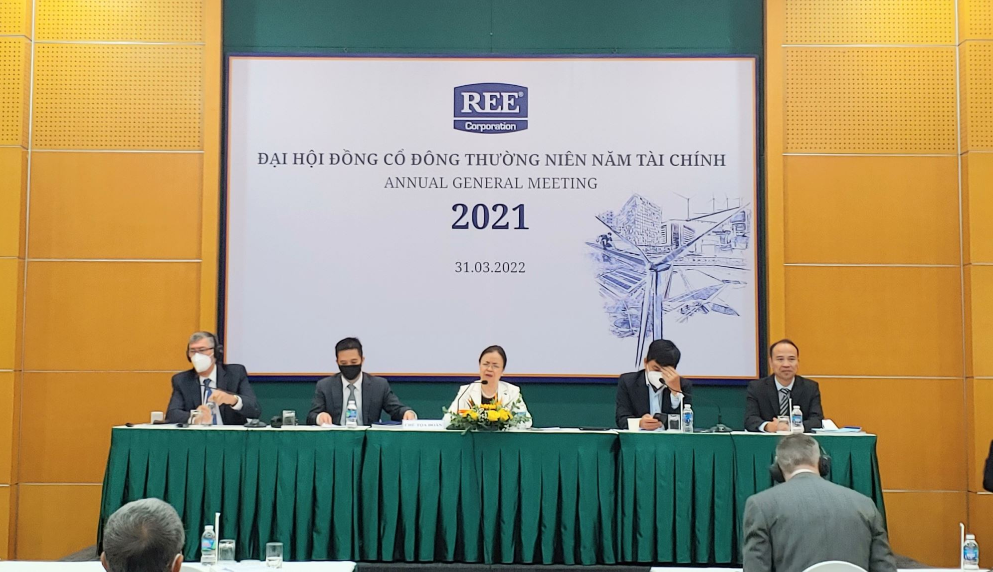 REE Corp,  Nguyen Thi Mai Thanh,  von hoa anh 1