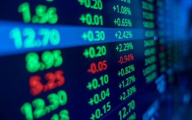 Chot lai 267 ty dong truoc khi co phieu CEO lao doc hinh anh