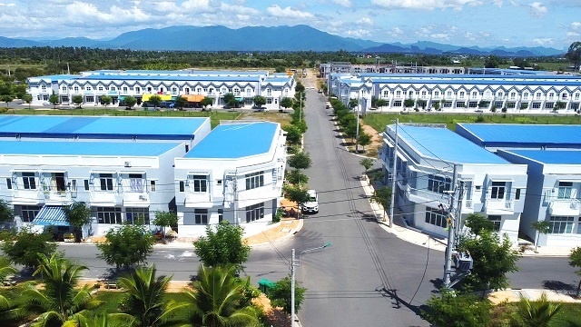 Co phieu dai gia nha o xa hoi chay hang hinh anh