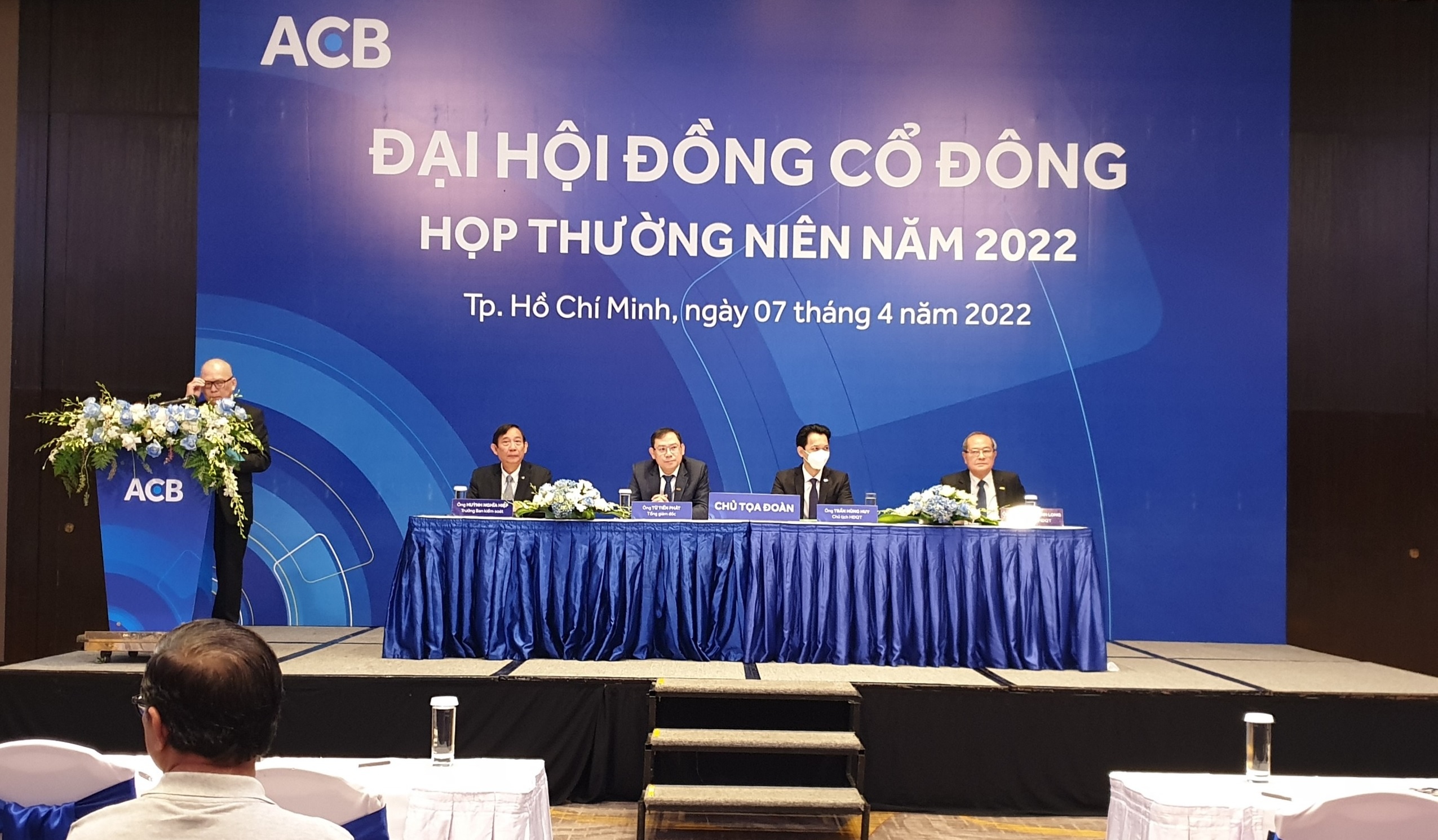 ACB,  hop co dong,  ngan hang anh 1