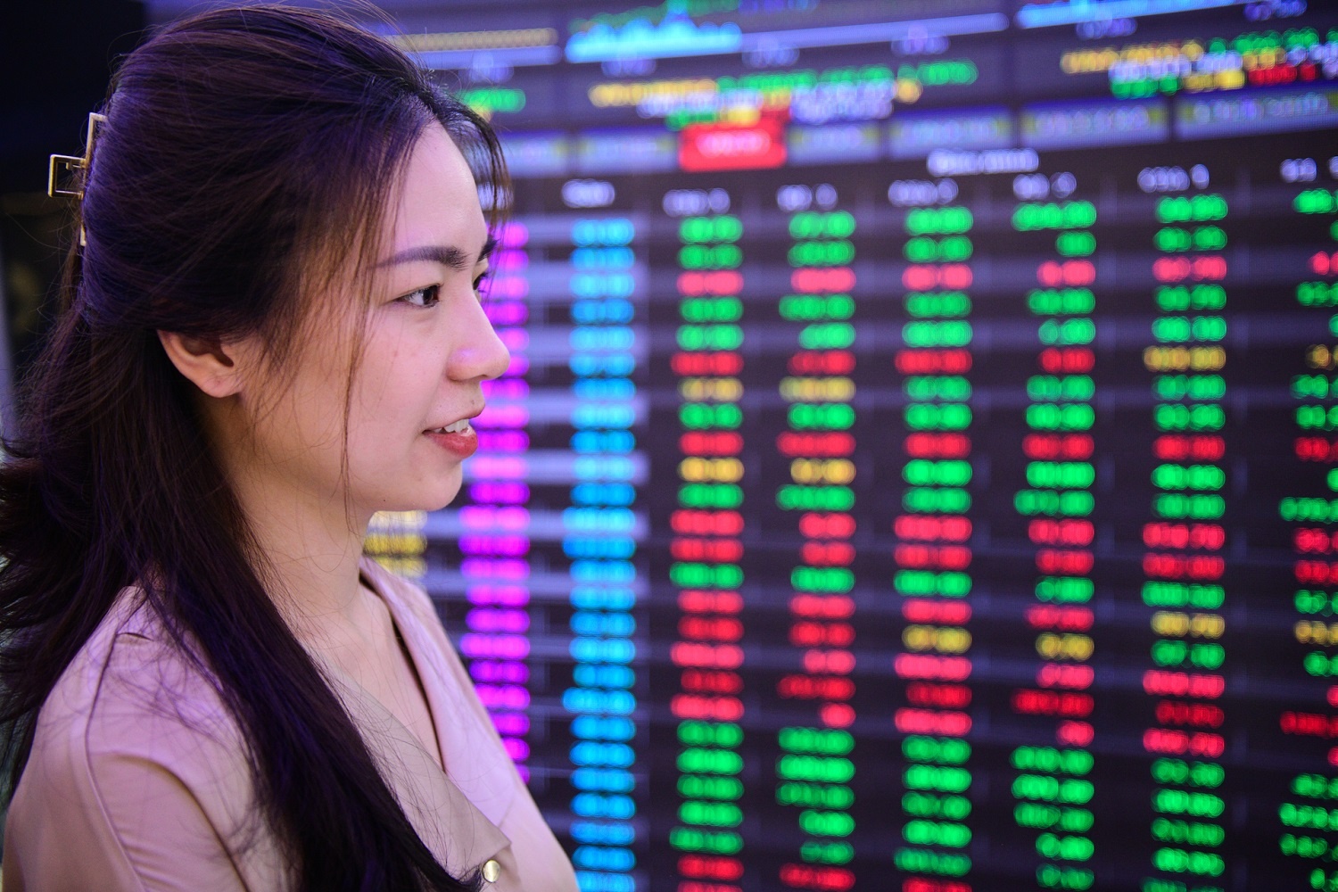 Chung khoan tang vot 56 diem, hon 200 ma tang tran hinh anh