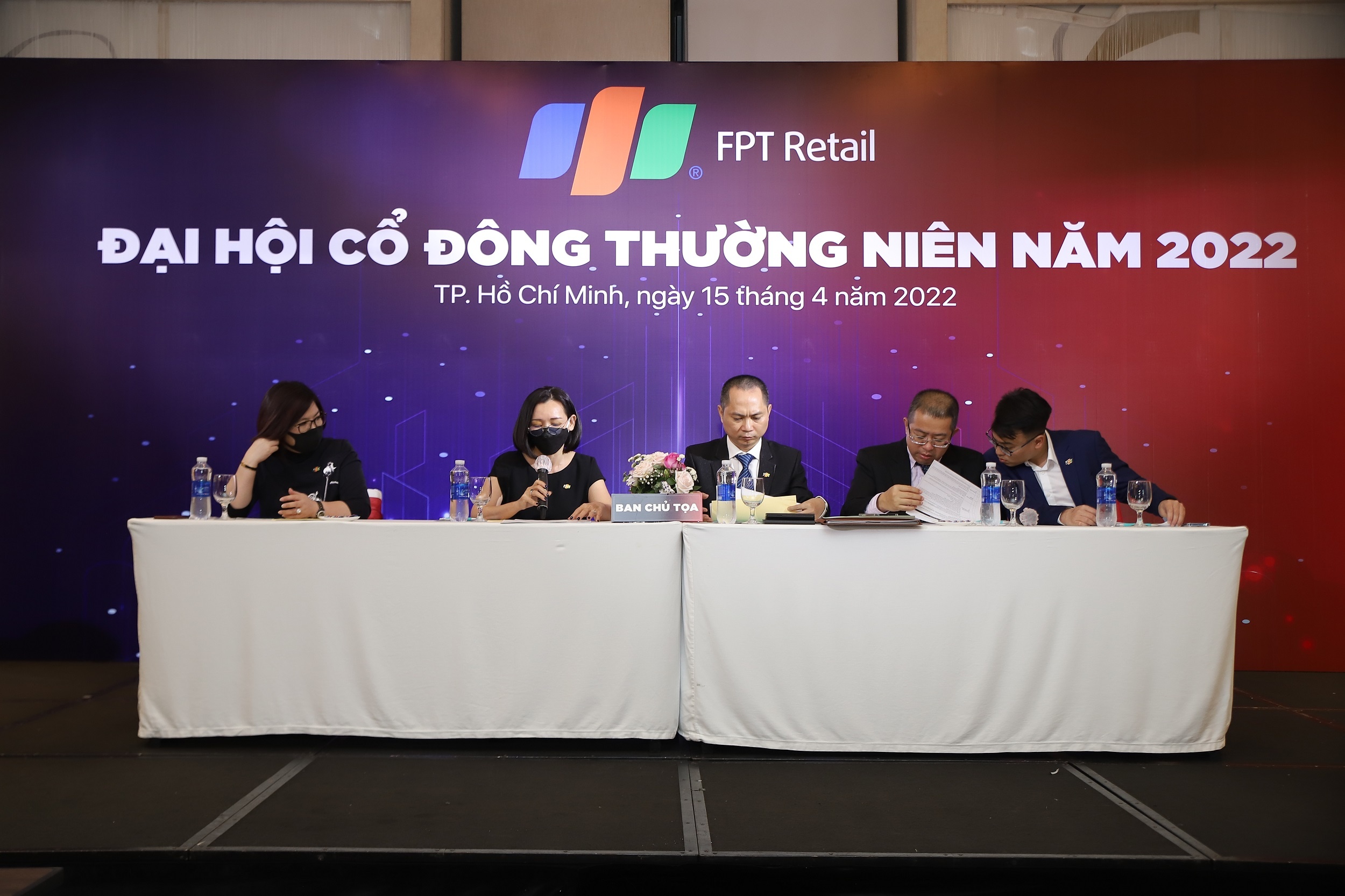 FPT Retail,  tang truong,  duoc pham,  loi nhuan anh 1
