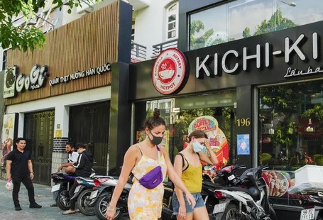 Cu thu 100 dong, chuoi nha hang Golden Gate bi lo 13 dong hinh anh