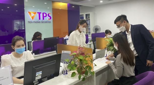 Them cong ty vay no The Gioi Di Dong ca tram ty dong hinh anh