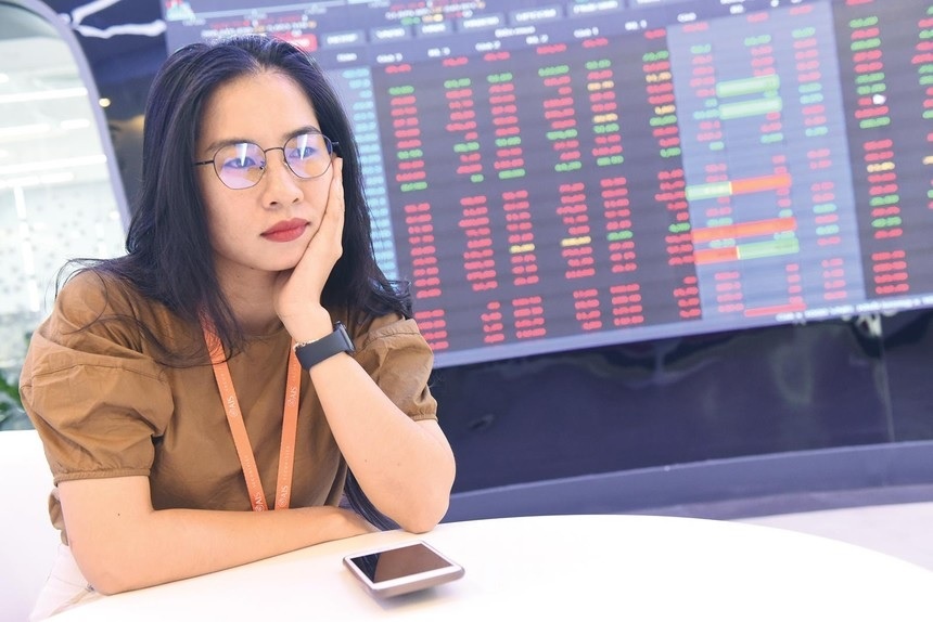 Tien vao chung khoan lai 'mat hut' hinh anh