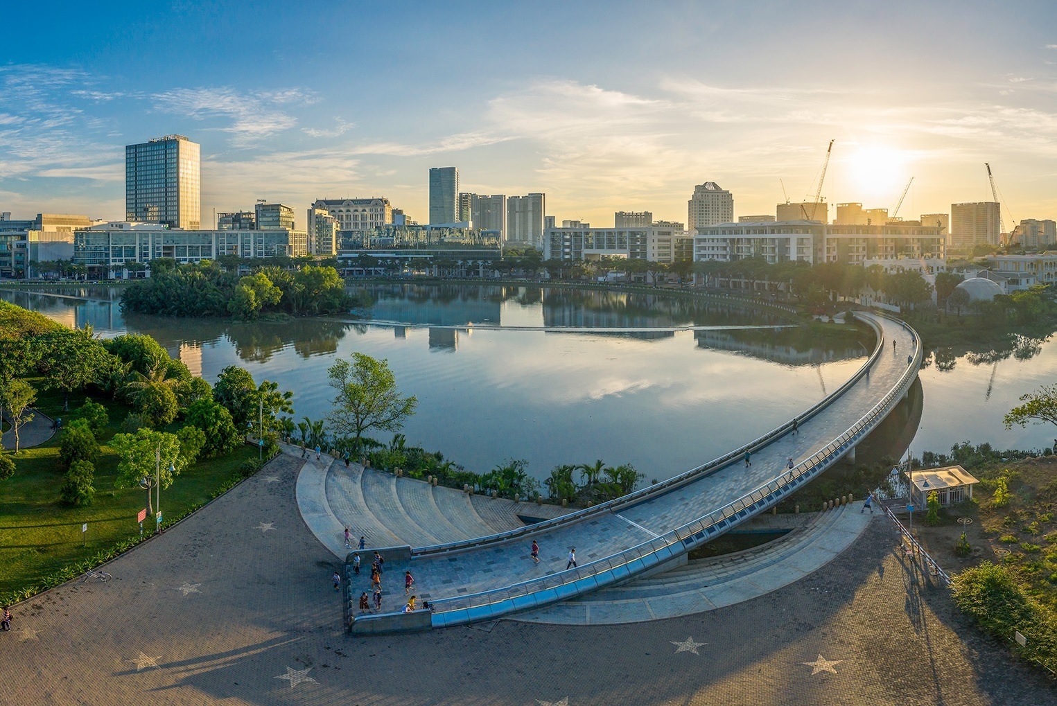 Chu khu do thi Phu My Hung lai gan 10 ty dong moi ngay hinh anh