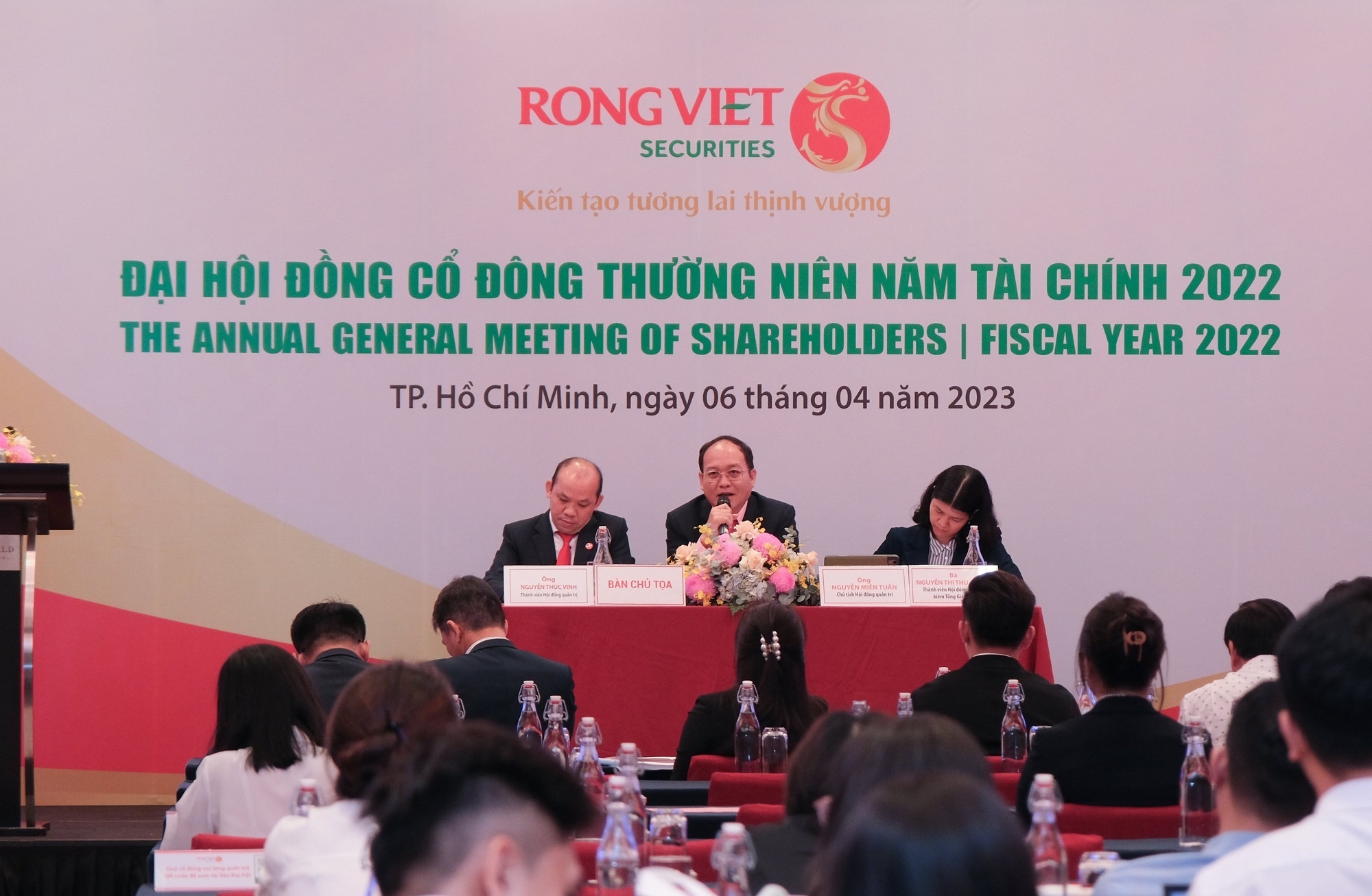 Chung khoan Rong Viet da xu ly het lo luy ke hinh anh